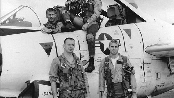 John McCain (bottom row, right) prior to a bombing mission in Hanoi - Sputnik International