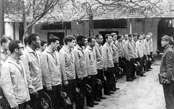 US pilots taken prisoner in December 1972 - Sputnik International