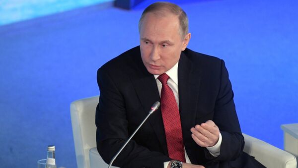Russian President Vladimir Putin at The Arctic: Territory of Dialogue forum in Arkhangelsk - Sputnik International