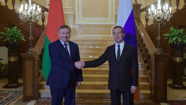 Prime Minister Dmitry Medvedev meets with Belarusian Prime Minister Andrei Kobyakov. File photo - Sputnik International
