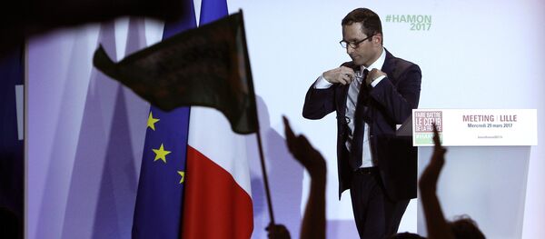 Presidential candidate for the French left's presidential, Benoit Hamon reacts at the end of his meeting in Lille, Northern France, Wednesday, March. 29, 2017 Presidential candidate for the French left's presidential, Benoit Hamon reacts at the end of his meeting in Lille, Northern France, Wednesday, March. 29, 2017 - Sputnik International