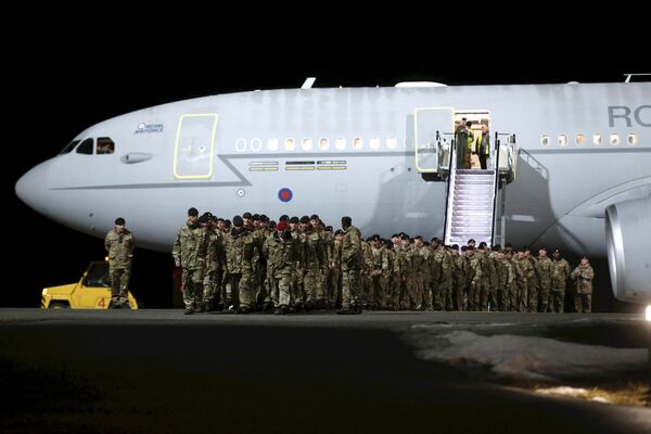 British soldiers arrive at Amari military air base in Estonia, March 17, 2017. British soldiers arrive at Amari military air base in Estonia, March 17, 2017. - Sputnik International