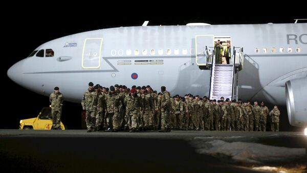British soldiers arrive at Amari military air base in Estonia, March 17, 2017. - Sputnik International