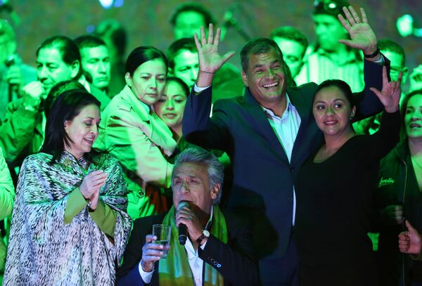 Then Ecuadorean presidential candidate Lenin Moreno (C) gives a speech alongside the then Ecuadorean President Rafael Correa (2nd R) and his wife Rocio Gonzalez (L) during a national election day in a hotel, in Quito, April 2, 2017. Then Ecuadorean presidential candidate Lenin Moreno (C) gives a speech alongside the then Ecuadorean President Rafael Correa (2nd R) and his wife Rocio Gonzalez (L) during a national election day in a hotel, in Quito, April 2, 2017. - Sputnik International