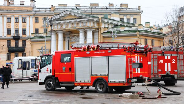 Fire engines seen outside the Technology Institute metro station in St.Petersburg, the venue of explosions which have resulted in 30 victims - Sputnik International