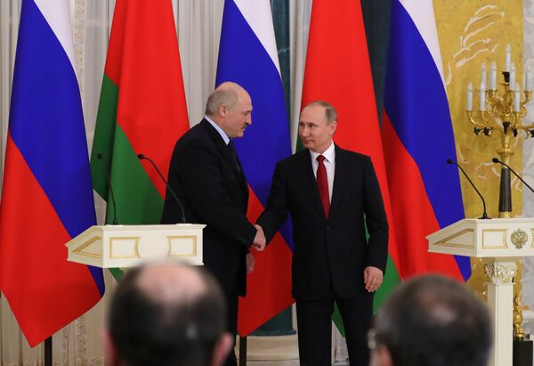 April 3, 2017. Russian President Vladimir Putin, right, and Belarusian President Alexander Lukashenko make a press statement April 3, 2017. Russian President Vladimir Putin, right, and Belarusian President Alexander Lukashenko make a press statement - Sputnik International