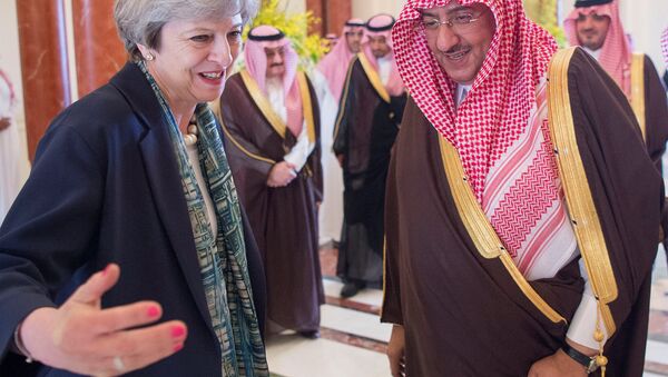 Saudi Arabian Crown Prince Muhammad bin Nayef welcomes British Prime Minister Theresa May in Riyadh, Saudi Arabia, April 4, 2017. - Sputnik International