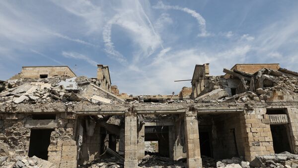 Debris lies at the railway station in Mosul, Iraq, April 5, 2017. - Sputnik International