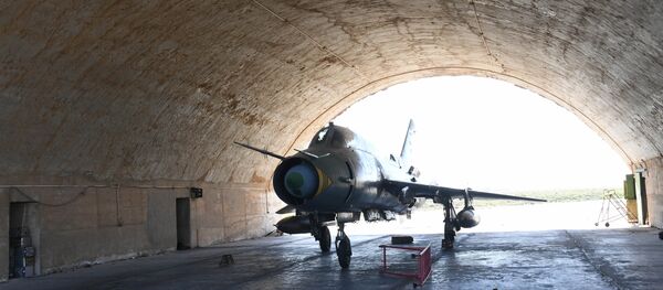 The United States carried out a missile attack on an air base in Syria Thursday - Sputnik International