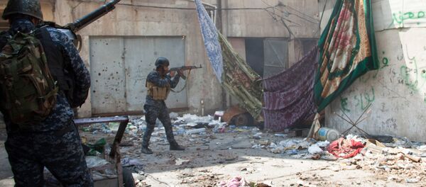 Servicemen of the Iraqi army in artillery position in Mosul - Sputnik International