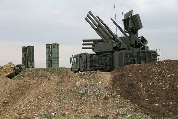 The Pantsir-S1 short-to-medium range gun-missile system at Russian Airbase in Syria - Sputnik International