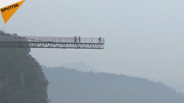 80m Skywalk Unveiled In China - Sputnik International