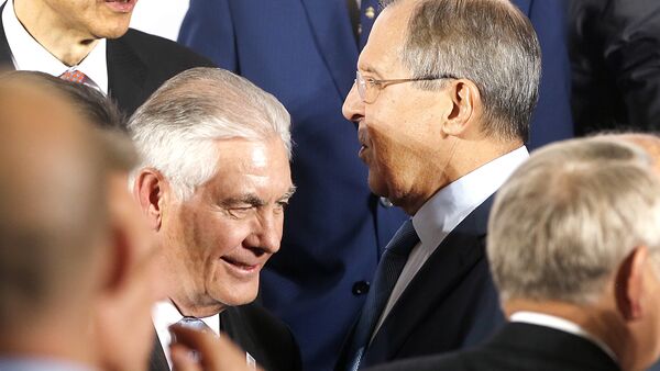 The Russian foreign minister Sergey Lavrov, right, and US Secretary of State Rex Tillerson stand together during the G-20 Foreign Ministers meeting in Bonn, Germany, Thursday, Feb. 16, 2017 - Sputnik International