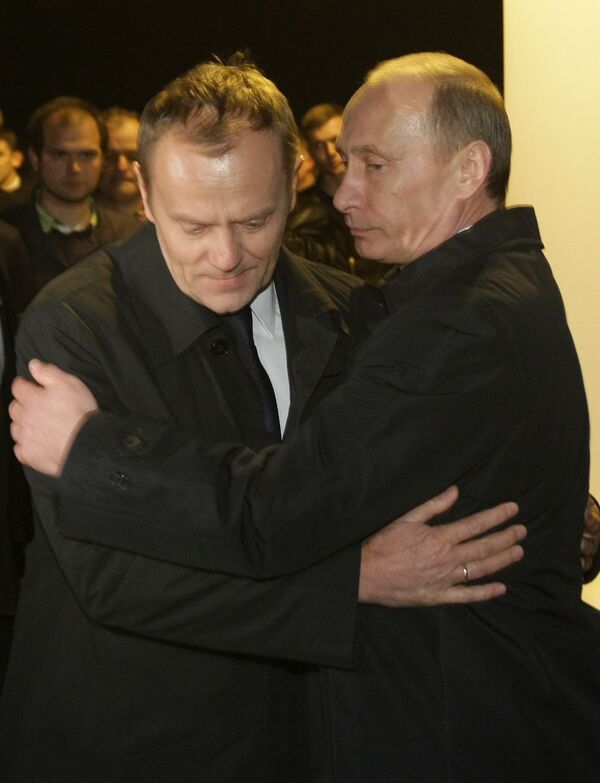 Russian Prime Minister Vladimir Putin and Polish Prime Minister Donald Tusk visit Polish Air Force Tu-154 plane crash site, April 2010. Russian Prime Minister Vladimir Putin and Polish Prime Minister Donald Tusk visit Polish Air Force Tu-154 plane crash site, April 2010. - Sputnik International