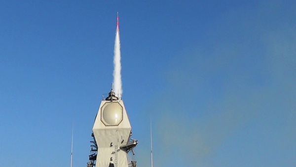 INS Kolkata firing a Barak 8 long-range Surface-to-Air Missile (SAM) - Sputnik International