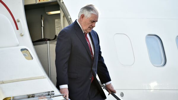US Secretary of State Rex Tillerson gets off his plane upon his arrival in Mexico City on February 22, 2017 - Sputnik International