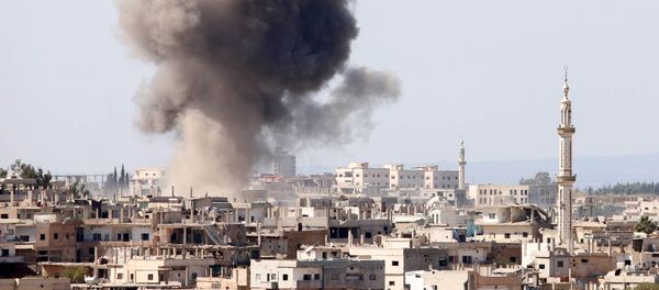 Smoke billows following reported air strikes on a rebel-held area in the southern Syrian city of Daraa, on April 4, 2017 Smoke billows following reported air strikes on a rebel-held area in the southern Syrian city of Daraa, on April 4, 2017 - Sputnik International