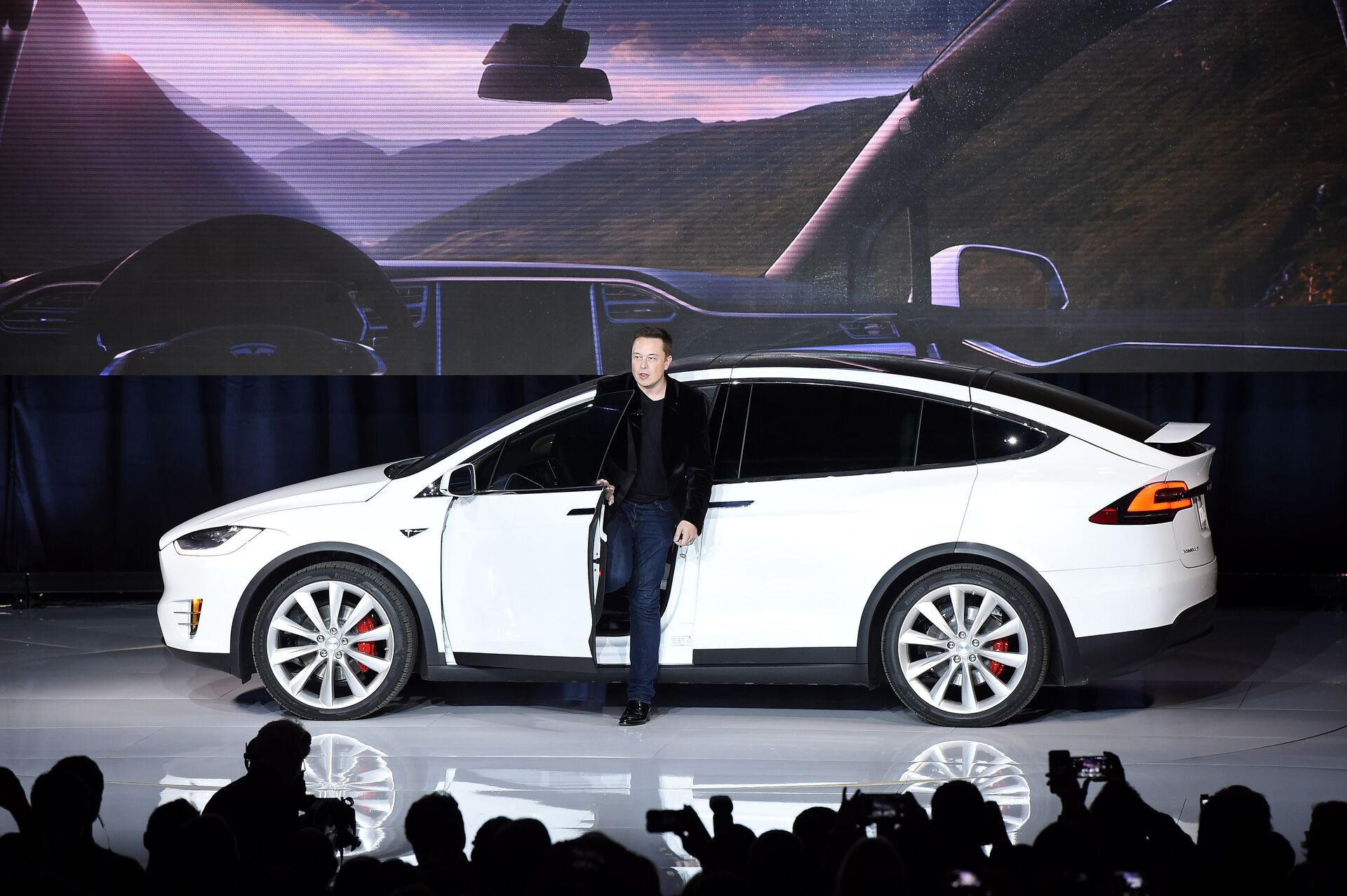 Elon Musk’s Tesla Sued Over ‘Breaking Promise’ of Free Supercharging for Life - Sputnik International, 1920, 25.06.2021
