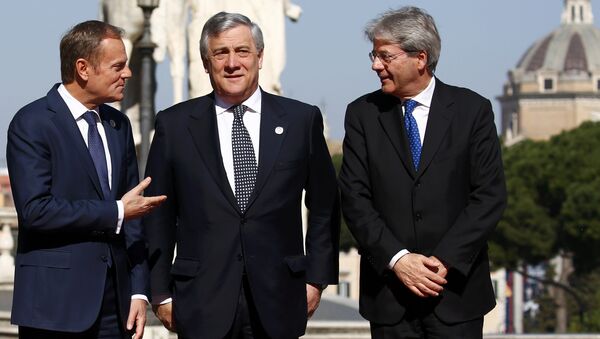 (from L to R) European Council President Donald Tusk, European Parliament President Antonio Tajani and Italy's Prime Minister Paolo Gentiloni pose for a picture outside the city hall Campidoglio (Capitoline Hill) as EU leaders arrive for a meeting on the 60th anniversary of the Treaty of Rome, in Rome, Italy March 25, 2017. - Sputnik International