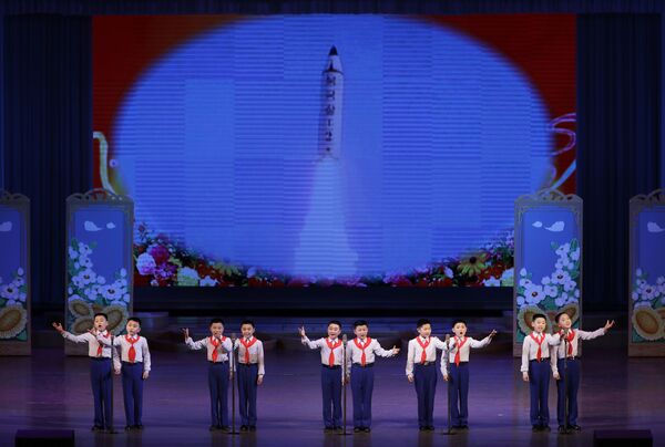 From Parade to Daily Life: Sneak Peak at Pyongyang in Spring - Sputnik International