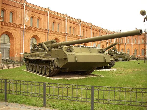The 203-mm self-propelled gun 2S7 «Pion» at the Saint Petersburg Artillery Museum The 203-mm self-propelled gun 2S7 «Pion» at the Saint Petersburg Artillery Museum - Sputnik International
