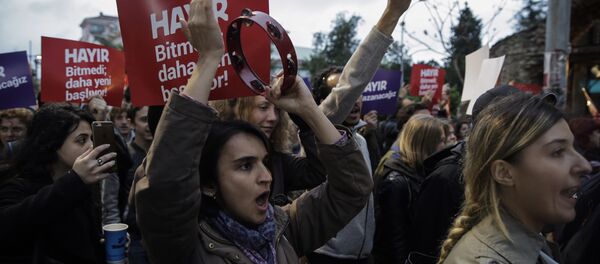Protest following the results in a nationwide referendum in Istanbul - Sputnik International