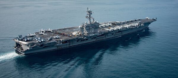 The U.S. aircraft carrier USS Carl Vinson transits the Sunda Strait, Indonesia on April 15, 2017. Picture taken on April 15, 2017 - Sputnik International
