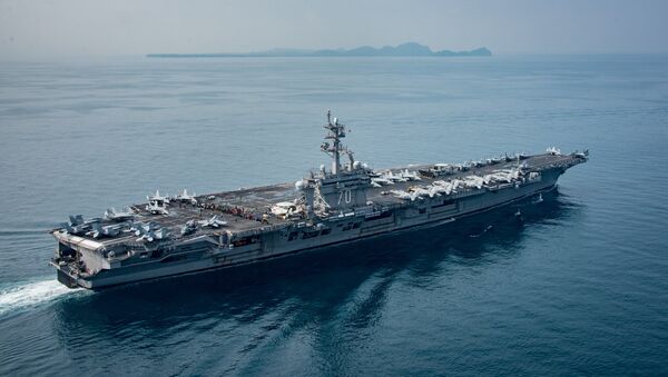 The U.S. aircraft carrier USS Carl Vinson transits the Sunda Strait, Indonesia on April 15, 2017. Picture taken on April 15, 2017 - Sputnik International