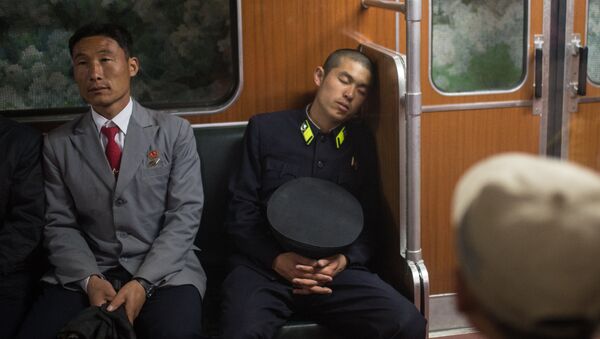 Tired subway passengers - Sputnik International