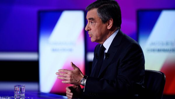 Francois Fillon, member of the Republicans political party and 2017 French presidential election candidate of the French centre-right, attends the France 2 television special prime time political show, 15min to Convince in Saint-Cloud, near Paris, France, April 20, 2017. - Sputnik International