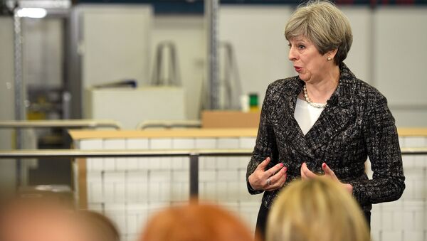 Britain's Prime Minister, Theresa May, addresses staff at a GlaxoSmithKline toothpaste factory in Maidenhead, April 21, 2017. - Sputnik International