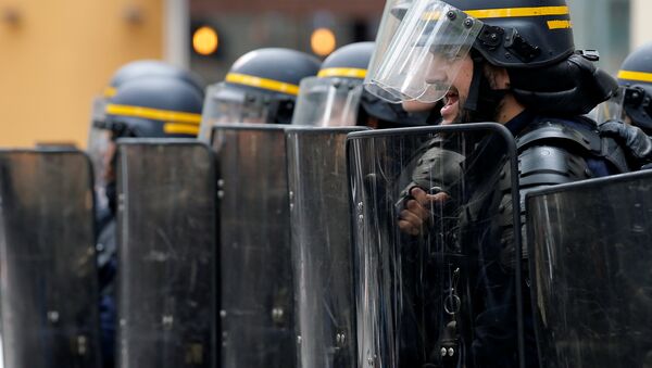 Riot police in Paris - Sputnik International