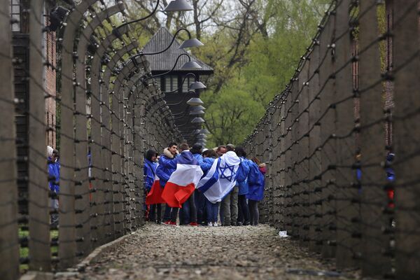 Poland’s First Post-Communist President Urges Gov’t to Remember Who Liberated Auschwitz During WWII Poland’s First Post-Communist President Urges Gov’t to Remember Who Liberated Auschwitz During WWII - Sputnik International