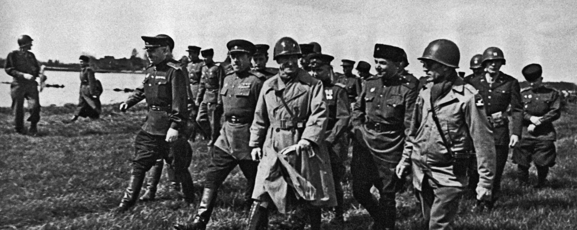 1945, last days of Great Patriotic War : Russians and Americans link at Elbe - Sputnik International, 1920, 20.04.2023