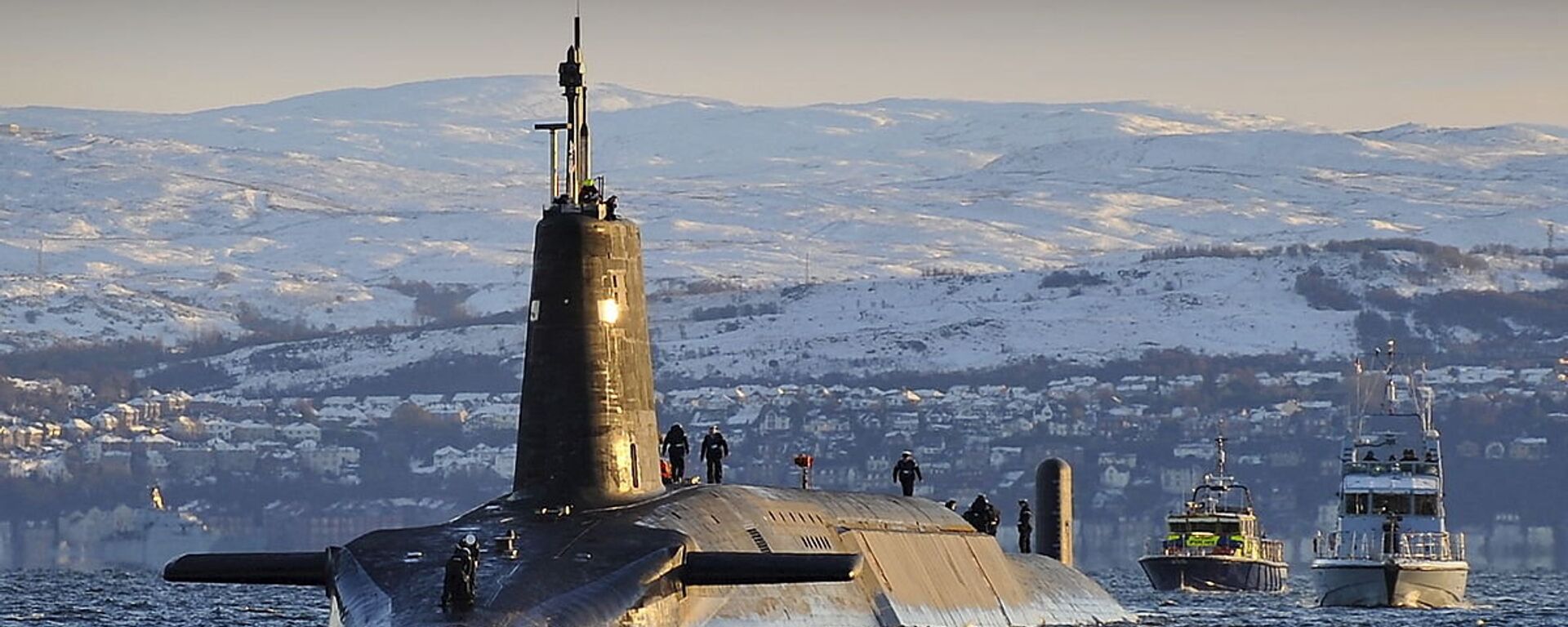 Nuclear submarine HMS Vanguard arrives back at HM Naval Base Clyde, Faslane, Scotland following a patrol - Sputnik International, 1920, 28.05.2022