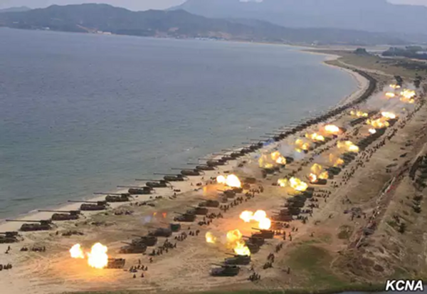 A military drill marking the 85th anniversary of the establishment of the Korean People's Army - Sputnik International