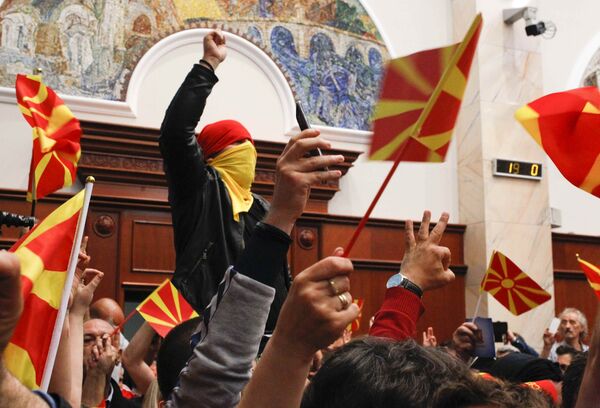 Protesters entered Macedonia's parliament after the governing Social Democrats and ethnic Albanian parties voted to elect an Albanian as parliament speaker in Skopje. Macedonia April 27, 2017 Protesters entered Macedonia's parliament after the governing Social Democrats and ethnic Albanian parties voted to elect an Albanian as parliament speaker in Skopje. Macedonia April 27, 2017 - Sputnik International