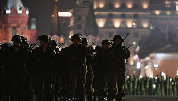 Servicemen at a Victory Day Parade practice on Red Square. - Sputnik International
