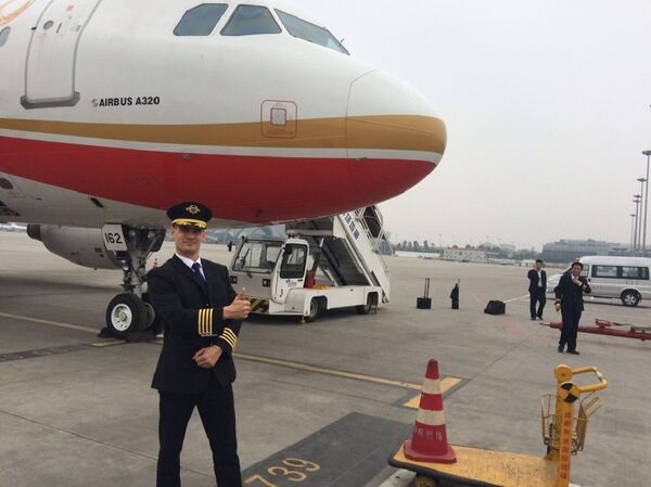 Former captain in Siberia Airlines and UTair Dmitry Radaev Former captain in Siberia Airlines and UTair Dmitry Radaev - Sputnik International