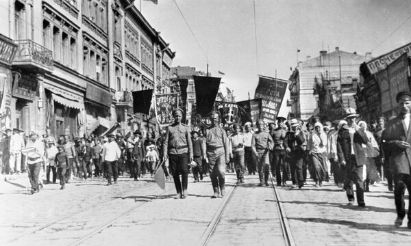May Day Demonstration in Svetlanovskaya Street of Vladivostok in 1917. (File) May Day Demonstration in Svetlanovskaya Street of Vladivostok in 1917. (File) - Sputnik International