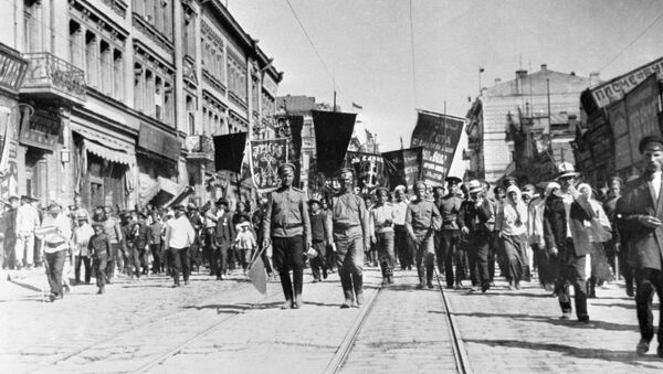 May Day Demonstration in Svetlanovskaya Street of Vladivostok in 1917. (File) - Sputnik International