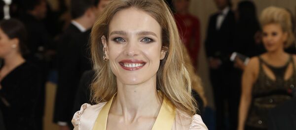 Met Gala 2017: Celebrities Show Off Jaw-Dropping Red Carpet Looks Met Gala 2017: Celebrities Show Off Jaw-Dropping Red Carpet Looks - Sputnik International