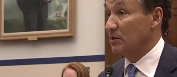 United CEO Speaks Before Congress - Sputnik International