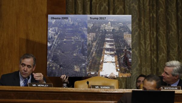 a photograph that shows and compares Inauguration crowd sizes between 2009 and 2017 - Sputnik International