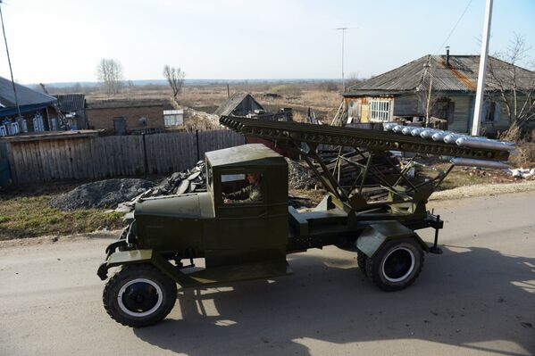 WWII Full-Scale War Machine Replicas Built by Russian Enthusiast - Sputnik International