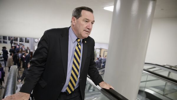 Sen. Joe Donnelly, D-Ind., arrives for the confirmation vote for President Donald Trump's high court nominee, Neil Gorsuch, on Capitol Hill in Washington, Friday, April 7, 2017 - Sputnik International