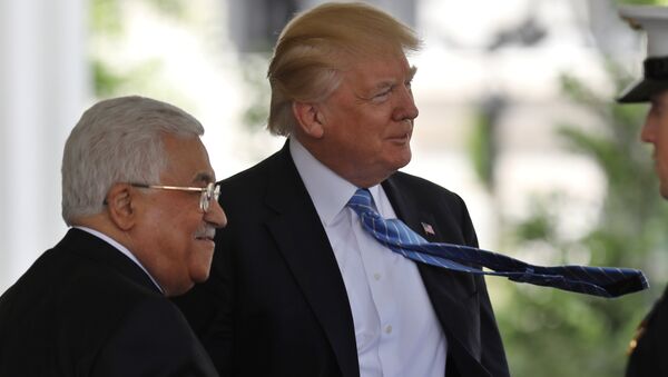 U.S. President Donald Trump welcomes Palestinian President Mahmoud Abbas at the White House in Washington D.C., U.S., May 3, 2017 - Sputnik International