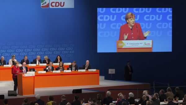 German chancellor and head of the German Christian Democrats, CDU, Angela Merkel, speaks at a regional party convention of the CDU in North Rhine-Westphalia, in Muenster, Germany. (File) - Sputnik International