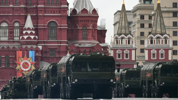 Iskander shorter-range missile systems at the military parade devoted to the 72nd anniversary of Victory in the Great Patriotic War, on the Red Square in Moscow. - Sputnik International