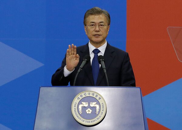 Newly elected South Korean President Moon Jae-in takes an oath during his inauguration ceremony at the National Assembly in Seoul, South Korea, May 10, 2017. Newly elected South Korean President Moon Jae-in takes an oath during his inauguration ceremony at the National Assembly in Seoul, South Korea, May 10, 2017. - Sputnik International
